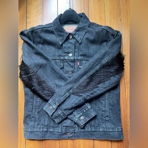 Levi’s denim jacket with FRINGE 😎
